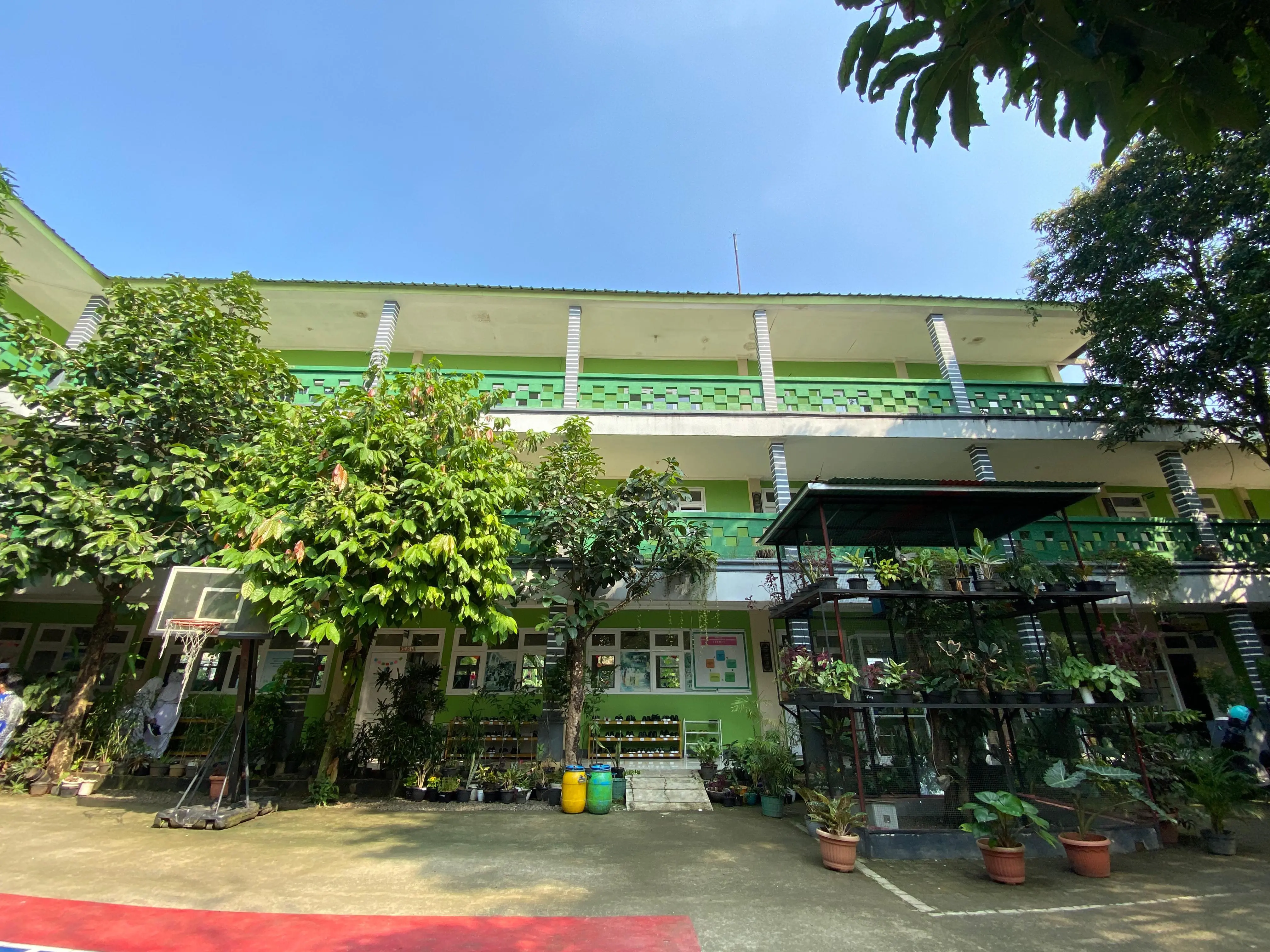 Cuplikan profil Yayasan Pendidikan Azmia