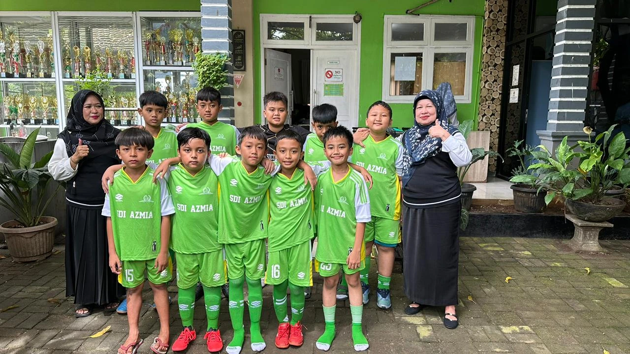 Kegiatan futsal siswa Azmia Islamic Modern School